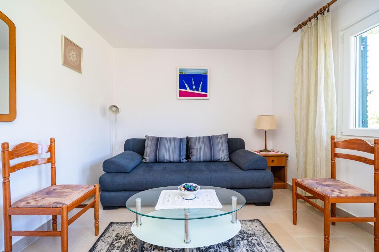 Apartments Lidija Затон Екстер'єр фото