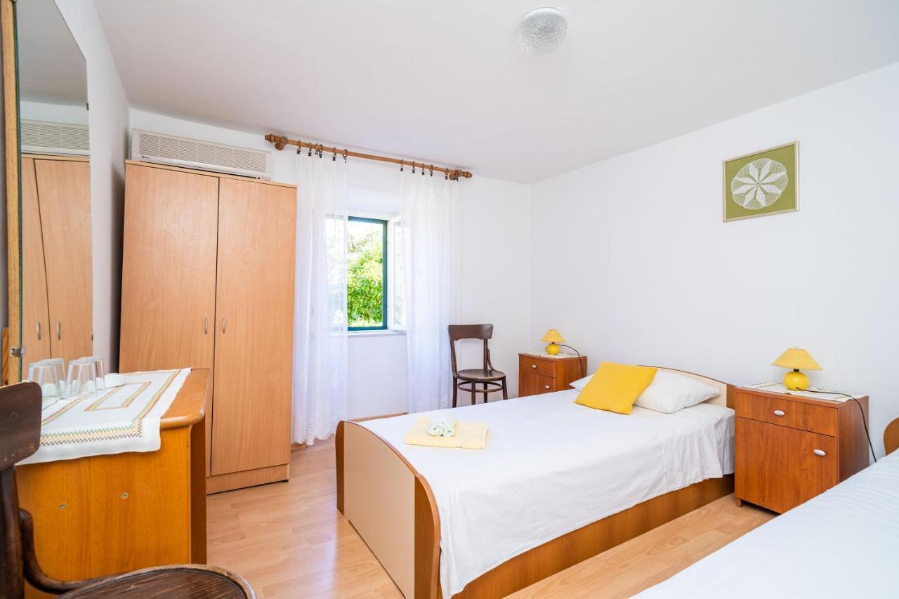Apartments Lidija Затон Екстер'єр фото
