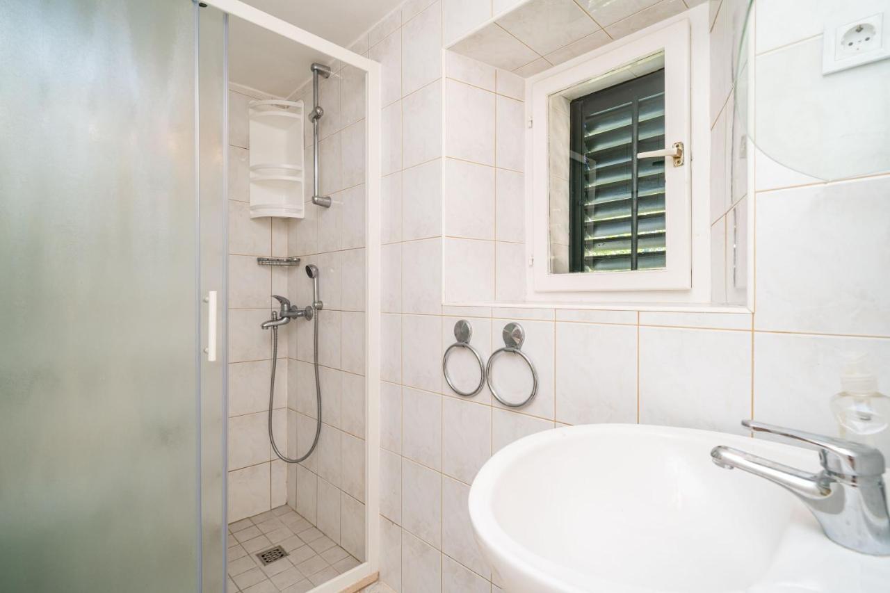 Apartments Lidija Затон Екстер'єр фото