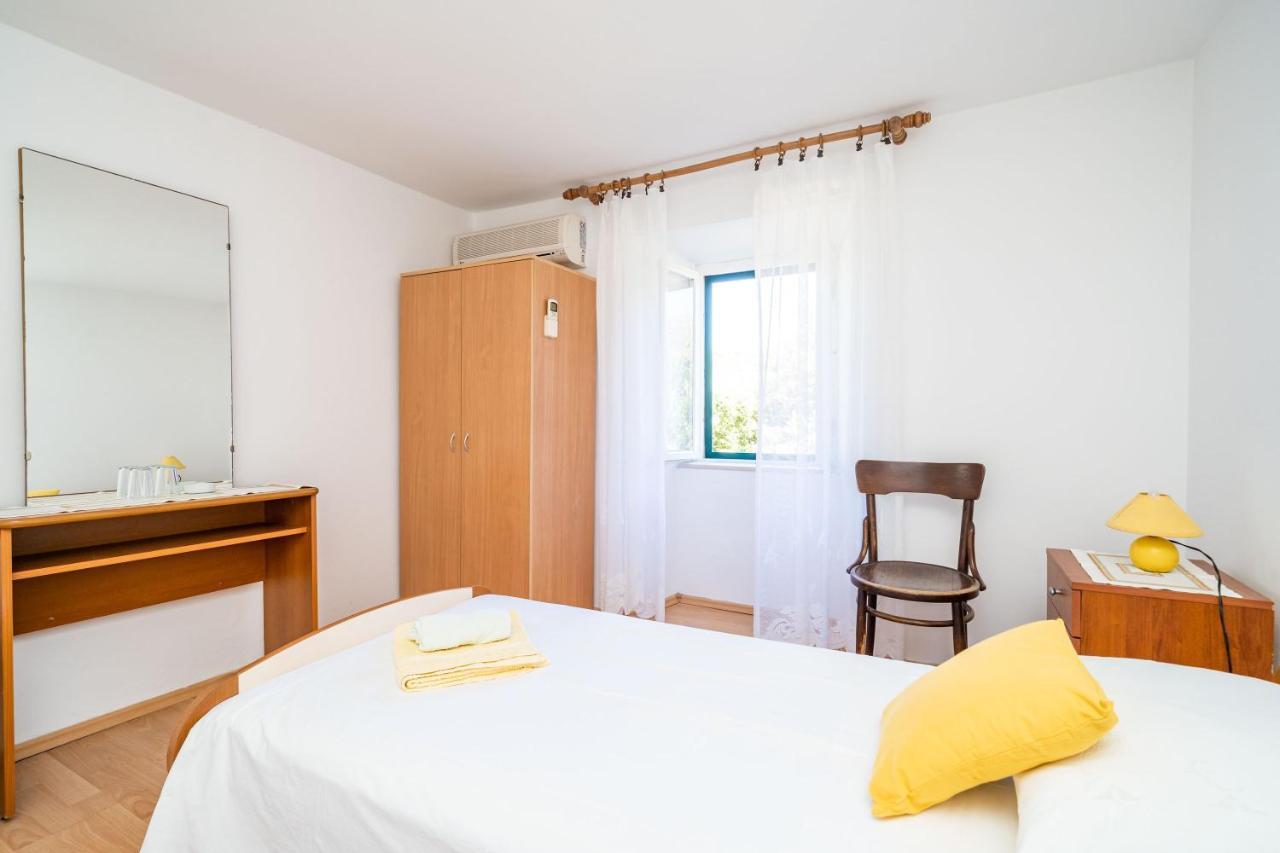 Apartments Lidija Затон Екстер'єр фото