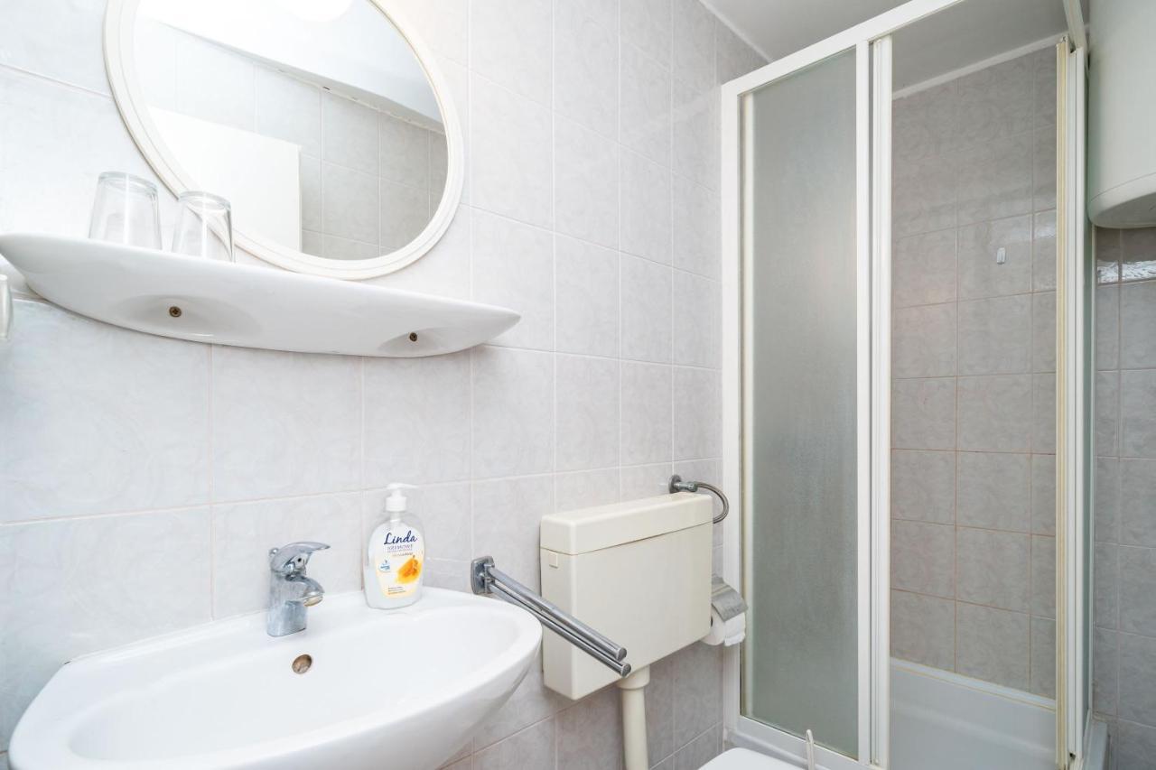 Apartments Lidija Затон Екстер'єр фото