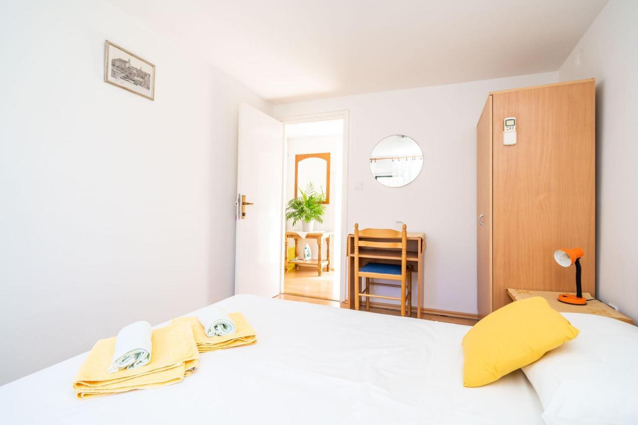 Apartments Lidija Затон Екстер'єр фото