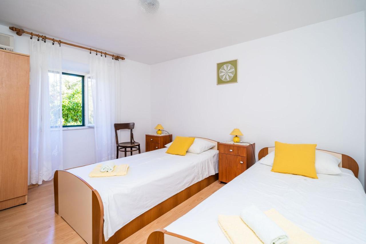Apartments Lidija Затон Екстер'єр фото